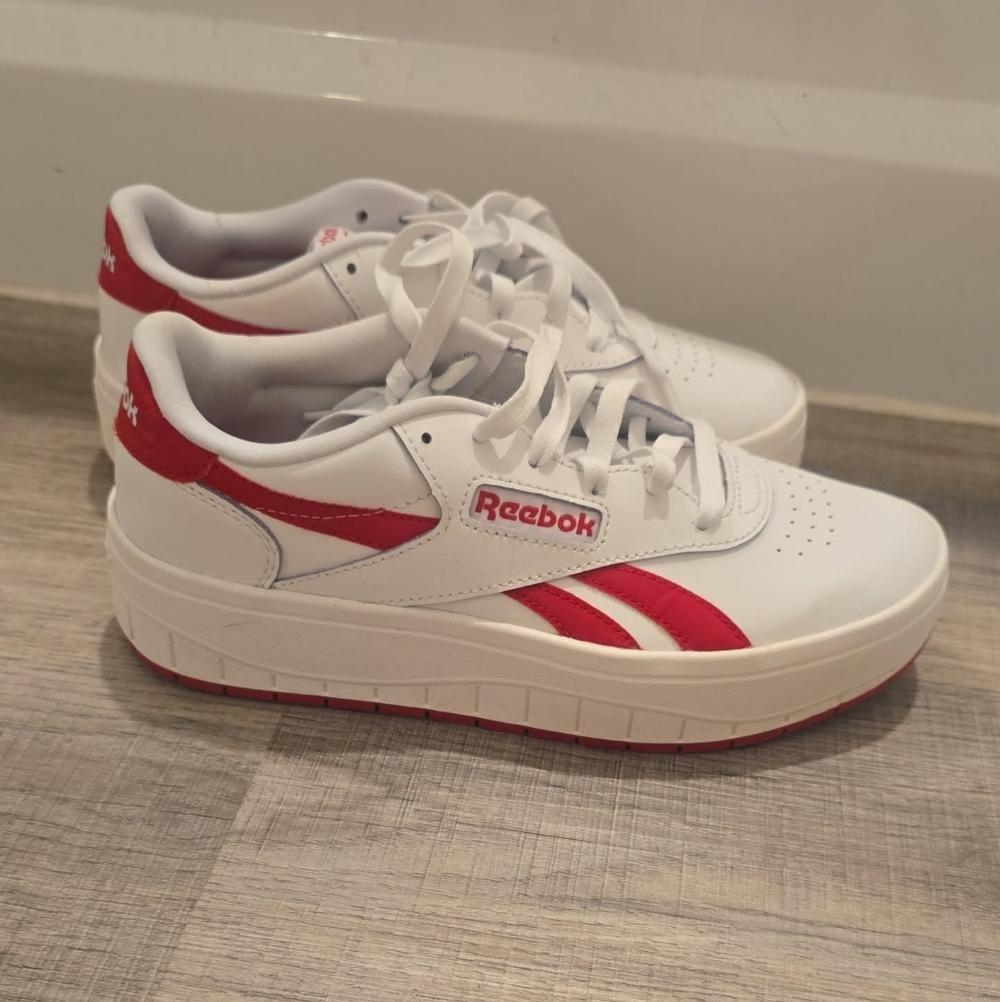 Reebok Womens White And Red Sneakers